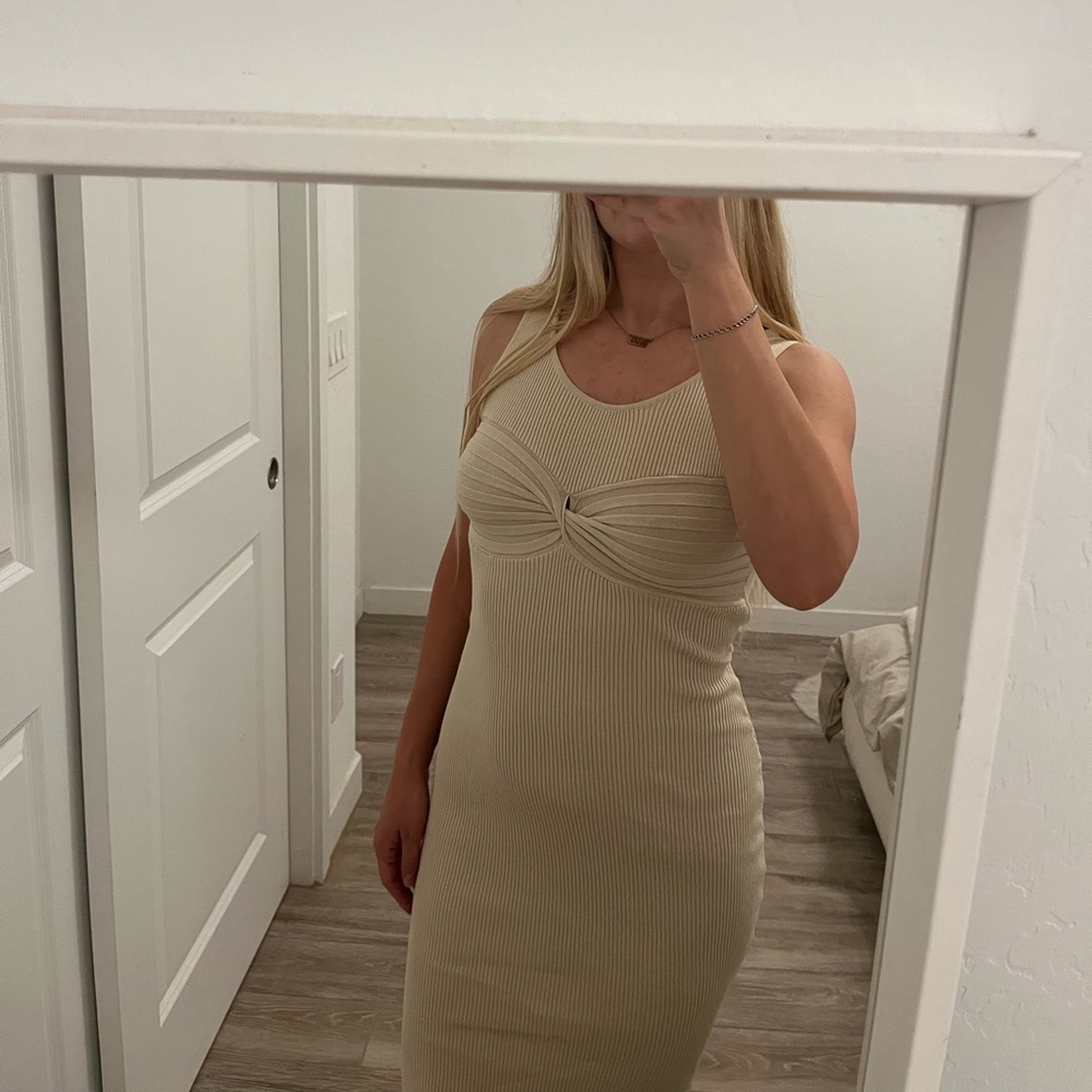 Cider Beige Ribbed dress - Picture 3 of 5
